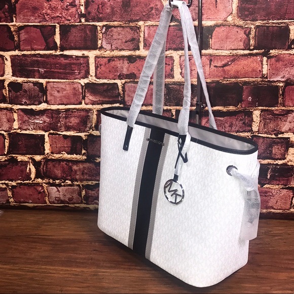 Michael Kors Drawstring Jet Set Tote - Picture 3 of 8